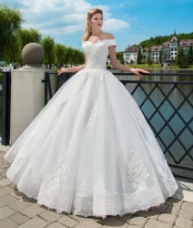 Modest High Neck Long Sleeve Floor Length Custom Long Formal Bridal Dubai Muslim Bridal Wedding Dress
