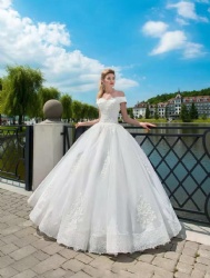 Modest High Neck Long Sleeve Floor Length Custom Long Formal Bridal Dubai Muslim Bridal Wedding Dress